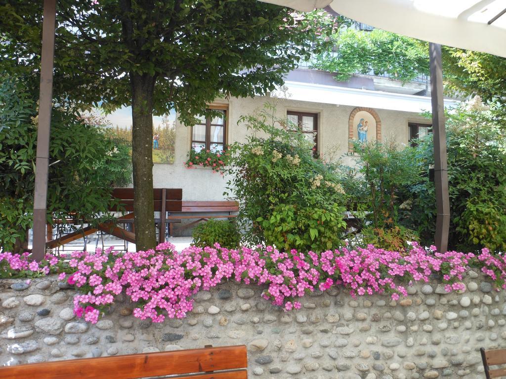 Agriturismo Cassinazza Orsenigo Екстериор снимка